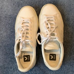 Veja Campos Chromefree size 40 (size 9)